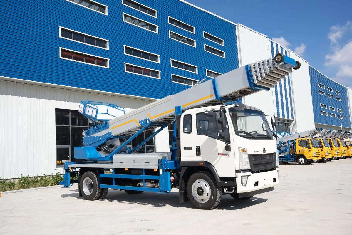 邯郸峰峰矿出租云梯车高空作业车 建筑垃圾搬运